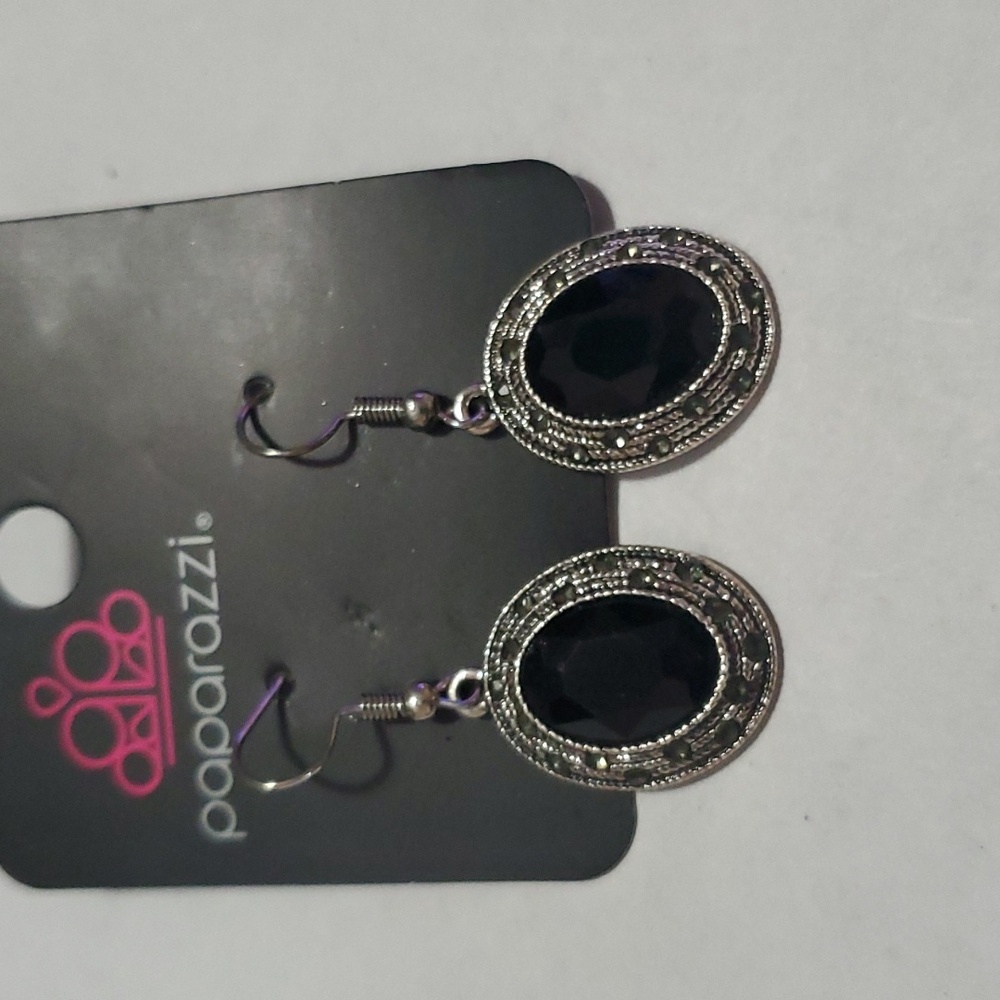 Paparazzi black stone earrings